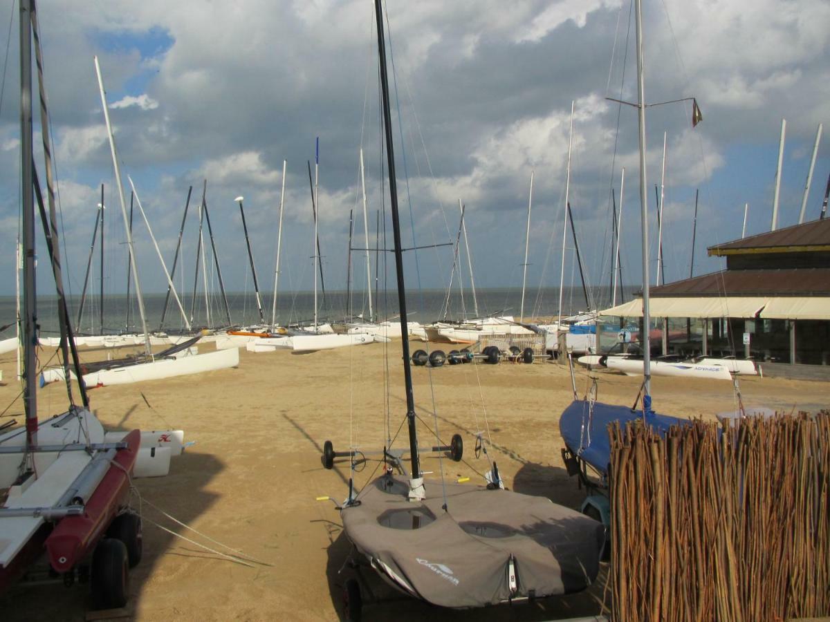 Malibu Beach Koksijde Exterior photo